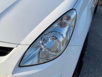 Gebraucht Hyundai i20 Edition 77 PS (56 kW) 2011 Weiß Kleinwagen