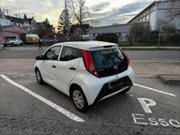 Gebraucht Toyota Aygo 72 PS (52 kW) 2019 Weiß Kleinwagen