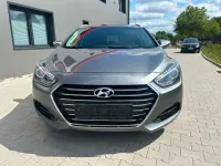 Gebraucht Hyundai i40 Style 141 PS (103 kW) 2015 Titanum silver / met Kombi
