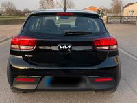 Gebraucht Kia Rio Vision 84 PS (61 kW) 2022 Schwarz Limousine