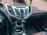 Gebraucht Ford Fiesta Titanium 90 PS (66 kW) 2009 Violet Kleinwagen