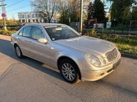 Gebraucht Mercedes E220 Elegance 150 PS (110 kW) 2003 Silber Limousine