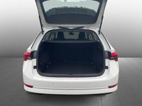 Gebraucht Skoda Octavia Ambition 116 PS (85 kW) 2022 Weiß Kombi
