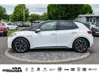 Gebraucht VW ID.3 Pro Performance 150 kW (204 PS) 2023 Gletscherweiß metallic schwarz Kleinwagen