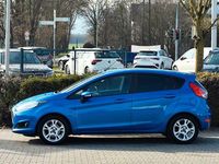 Gebraucht Ford Fiesta SYNC Edition 95 PS (69 kW) 2014 Blau Kleinwagen