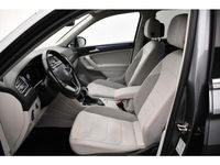 Gebraucht VW Tiguan Allspace Elegance 150 PS (110 kW) 2022 Platinum grey metallic (metallic) SUV