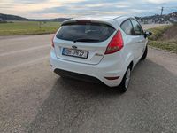 Gebraucht Ford Fiesta Trend 82 PS (60 kW) 2010 Weiß Kleinwagen