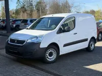 Gebraucht Peugeot Partner Premium 75 PS (55 kW) 2017 Weiß Van / Kleinbus