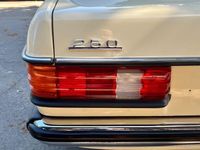 Gebraucht Mercedes 250 129 PS (94 kW) 1979 Beige Limousine