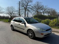 Second-hand Ford Focus 75 CP (55 kW) 1999 Argintiu Berlinǎ