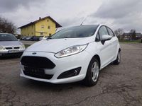 Gebraucht Ford Fiesta Celebration 101 PS (74 kW) 2016 Frostweiß Kleinwagen