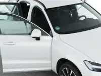 Używany Volvo XC60 Core 197 KM (144 kW) 2024 Biały SUV