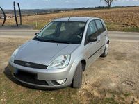 Gebraucht Ford Fiesta 101 PS (74 kW) 2005 Silber Kleinwagen