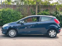 Gebraucht Ford Fiesta 60 PS (44 kW) 2010 Blau Kleinwagen