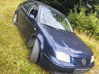 Gebraucht VW Bora Basis 101 PS (74 kW) 1999 Blau Limousine