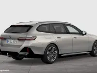 Neu BMW 530e M Sport 299 PS (219 kW) 2026 Grau Kombi