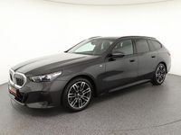 Gebraucht BMW 520 M Sport 197 PS (144 kW) 2025 Sophistorgrau Kombi