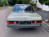 Gebraucht Mercedes E230 136 PS (100 kW) 1983 Grün Limousine
