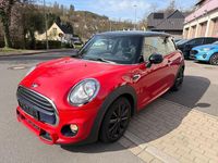Używany Mini Cooper 136 KM (100 kW) 2018 Czerwony Hatchback