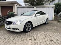 Gebraucht Mercedes E200 184 PS (135 kW) 2010 Weiß Coupé