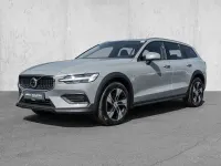 Gebraucht Volvo V60 CC 197 PS (144 kW) 2024 Vapour grey / metallic Kombi