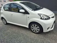 Gebraucht Toyota Aygo Cool 68 PS (50 kW) 2012 Cool white Kleinwagen