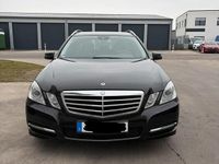 Gebraucht Mercedes E220 Avantgarde 170 PS (125 kW) 2011 Schwarz Kombi
