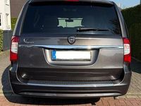 Gebraucht Lancia Voyager 177 PS (130 kW) 2015 Grau Van / Kleinbus