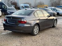 Gebraucht BMW 320 150 PS (110 kW) 2007 Grau Limousine