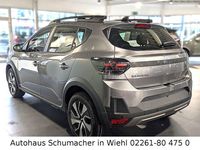 Neu Dacia Sandero Expression 110 PS (80 kW) 2026 Grau Limousine