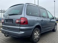 Gebraucht VW Sharan Trendline 140 PS (102 kW) 2009 Grau Van / Kleinbus