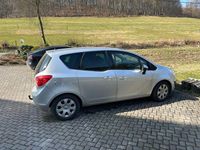 Gebraucht Opel Meriva Design Edition 101 PS (74 kW) 2011 Silber Van / Kleinbus