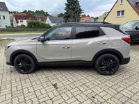 Neu KGM Korando 163 PS (119 kW) 2025 Latte greige metallic 2tone SUV