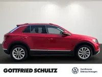 Second-hand VW T-Roc Style 110 CP (80 kW) 2022 Roșu SUV