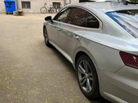 Usata VW Arteon R-line 239 CV (175 kW) 2018 Grigio Utilitaria
