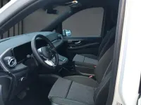 Gebraucht Mercedes EQV300 150 kW (204 PS) 2024 Weiß Van / Kleinbus