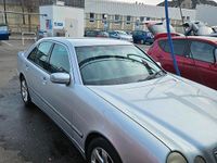 Gebraucht Mercedes E220 150 PS (110 kW) 2000 Silber Limousine
