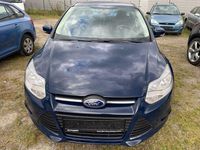 Gebraucht Ford Focus Ambiente 101 PS (74 kW) 2014 Blau Limousine
