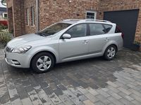 Gebraucht Kia Ceed 90 PS (66 kW) 2011 Silber Kleinwagen