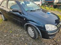 Second-hand Opel Corsa 75 CP (55 kW) 2004 Verde Hatchback