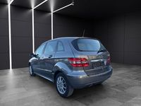 Gebraucht Mercedes B180 116 PS (85 kW) 2009 Grau Van / Kleinbus