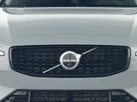 Gebraucht Volvo V60 145 PS (106 kW) 2025 Kombi