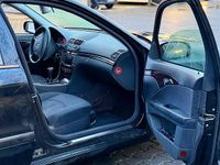 Gebraucht Mercedes E240 177 PS (130 kW) 2005 Schwarz Limousine