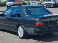 Gebraucht Mercedes 200 105 PS (77 kW) 1988 Schwarz Limousine