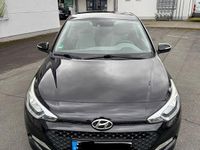 Gebraucht Hyundai i20 YES! Silver 84 PS (61 kW) 2015 Schwarz Kleinwagen