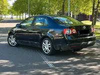 Gebraucht VW Jetta 102 PS (75 kW) 2009 Blau Limousine