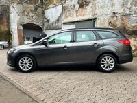 Gebraucht Ford Focus Trend 125 PS (91 kW) 2016 Grau Kombi