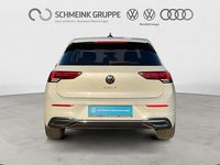 Gebraucht VW Golf VIII Active 150 PS (110 kW) 2023 Oryxweiß perlmutteffekt Limousine