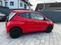 Używany Toyota Aygo 69 KM (50 kW) 2017 Czerwony Hatchback