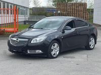 Gebraucht Opel Insignia Edition 131 PS (96 kW) 2010 Schwarz Limousine